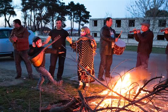 阿塞拜疆人以火焰迎接诺鲁孜节? ?阿塞拜疆旅游局? 图
